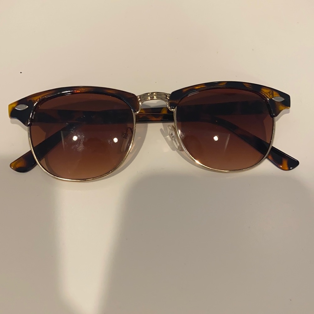 Brown Tinted Square Shape Sunglasses - With Case